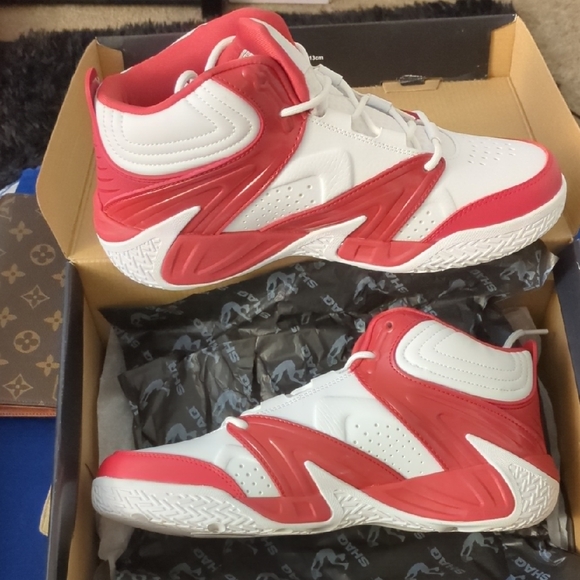 SHAQ Devastator High-Top Sneakers in Red & White Size 11M Now Only $45 Low Price - Picture 1 of 6
